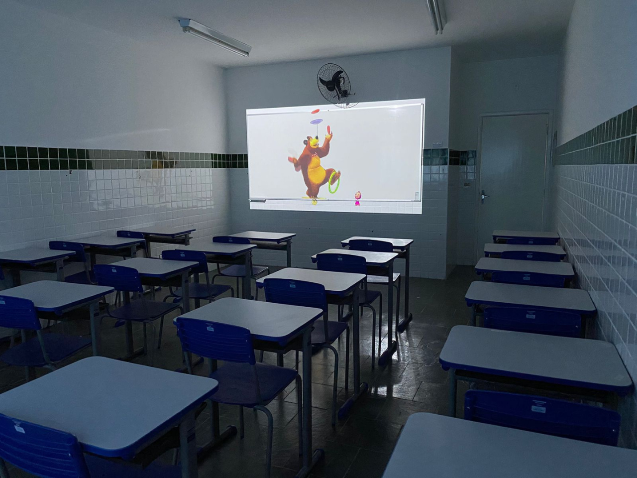 Sala com cadeiras